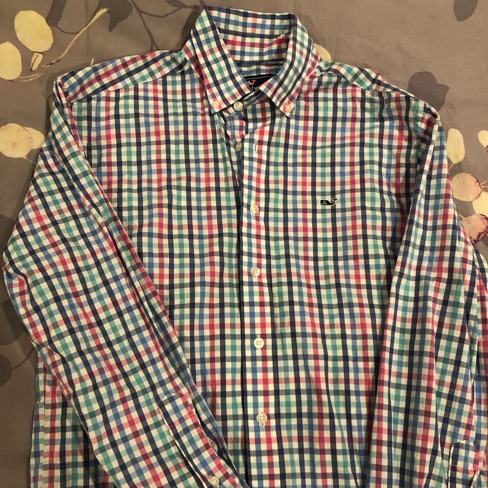 Vineyard vines button down shirt